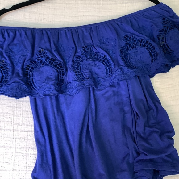 Emerette Elegant Blue Off-Shoulder Top - Picture 5 of 8